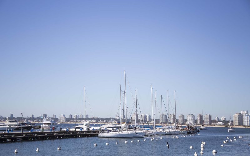 Uruguay volverá a descontar el IVA a los turistas extranjeros