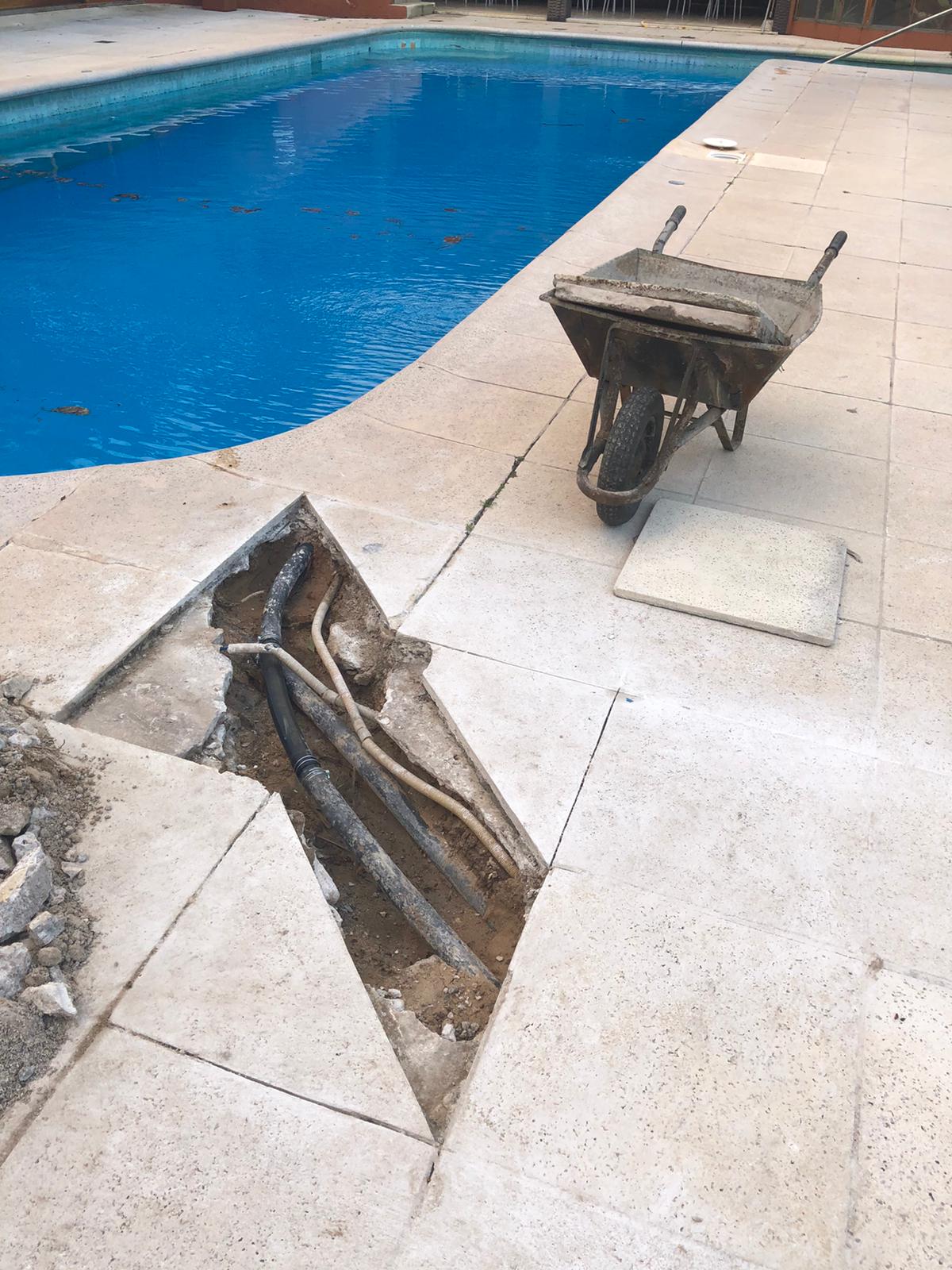 Arreglo caño piscina exterior