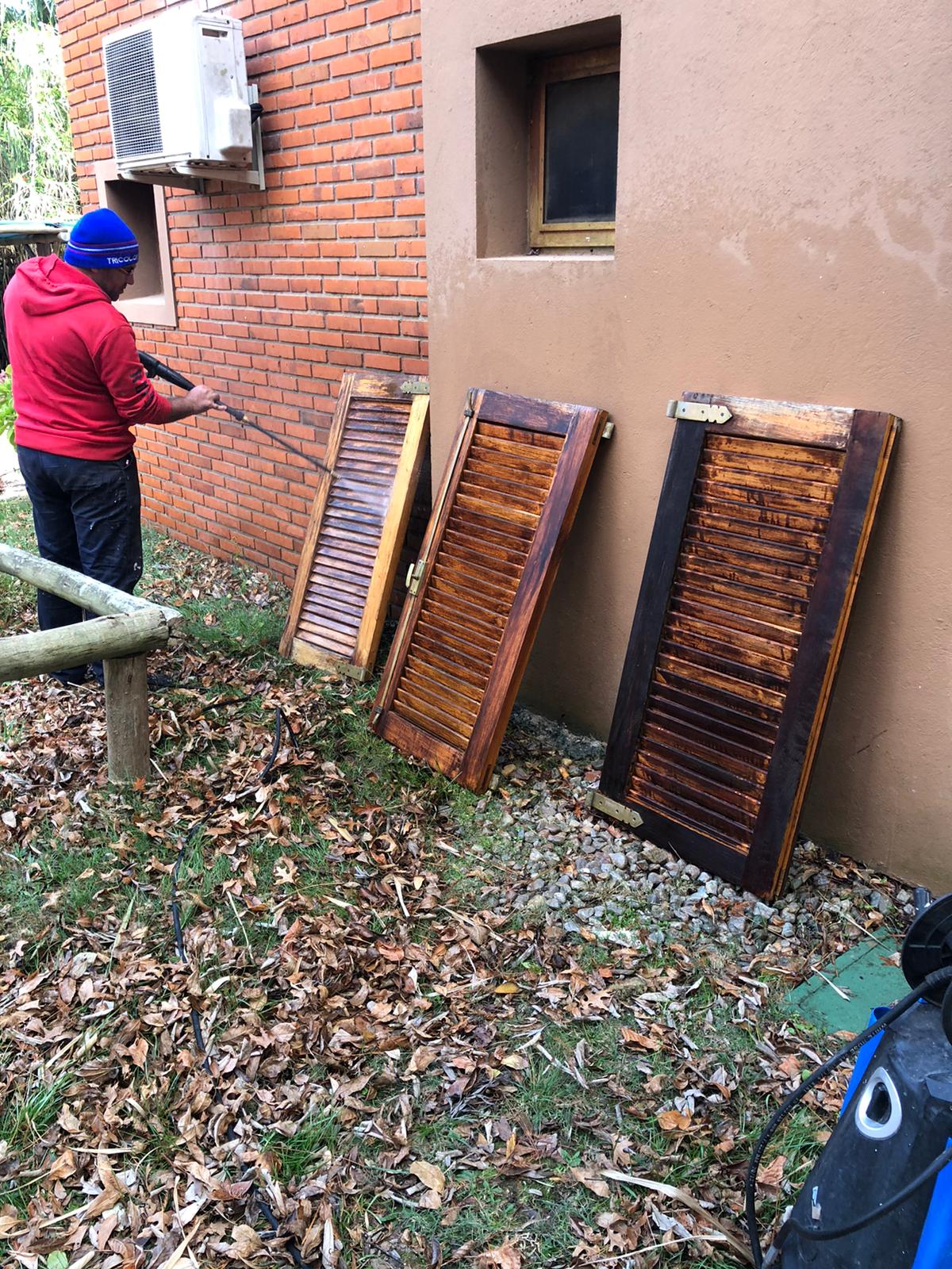 Hidrolavado de postigones