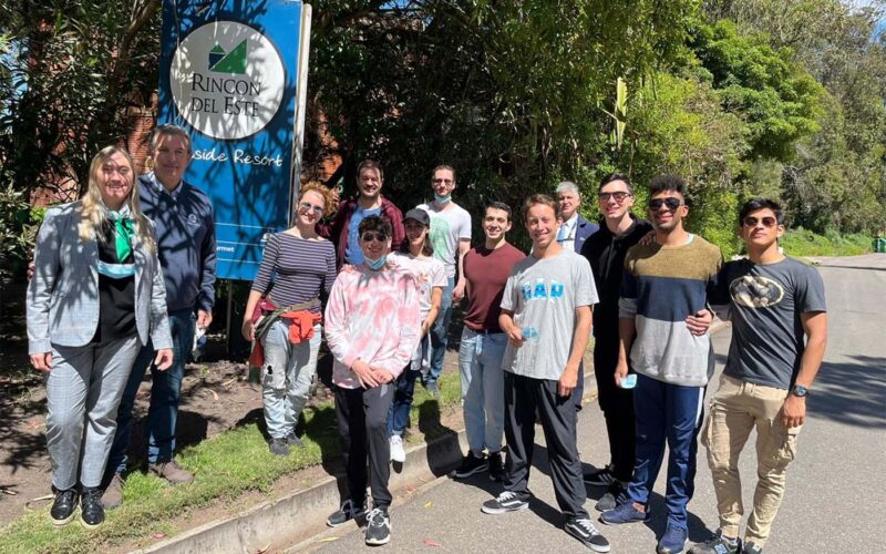 Una Comitiva Especial